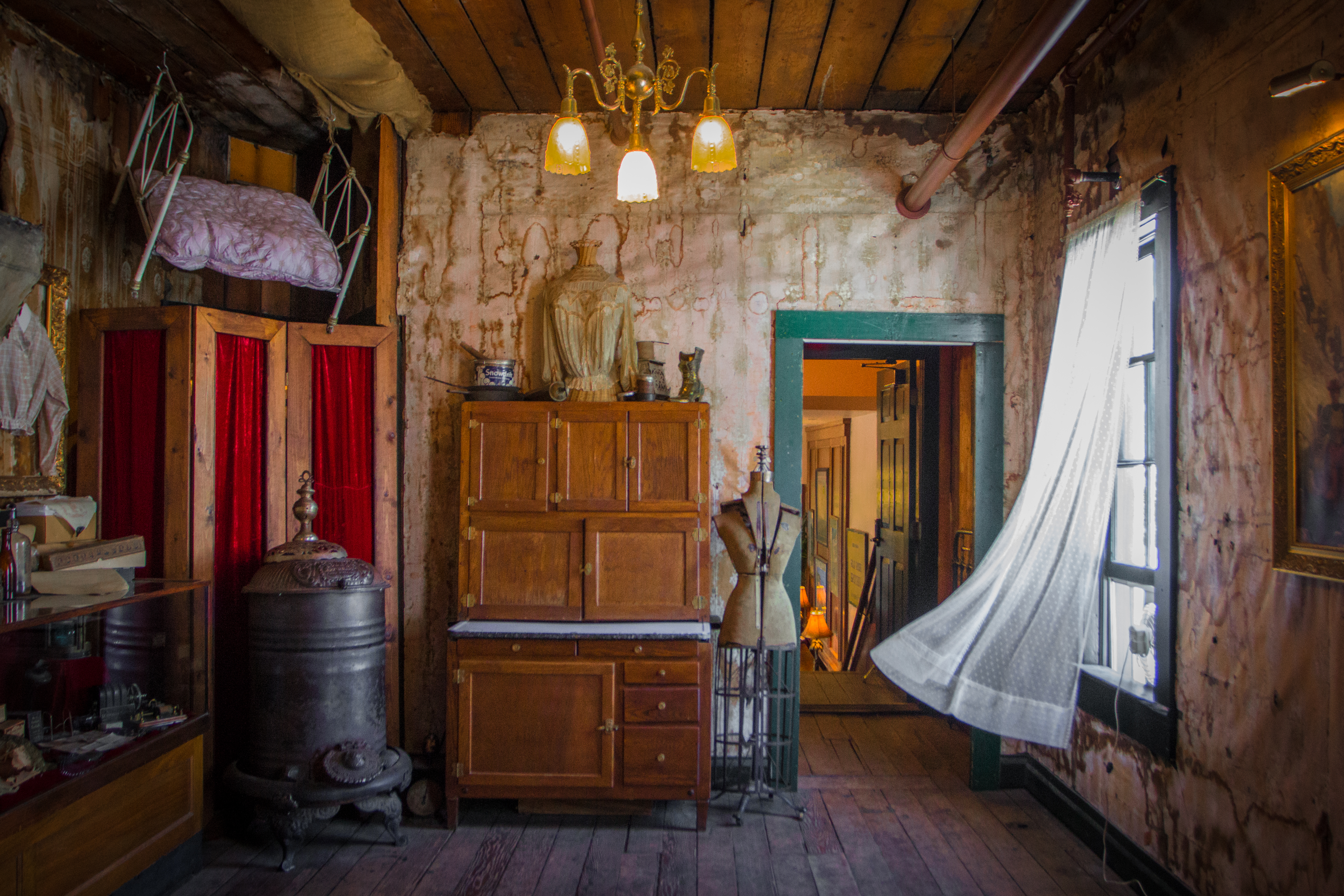 Red Onion Saloon building